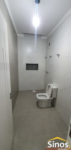Sobrado com 03 dormitórios no bairro Jardim América 