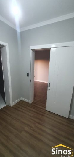 Sobrado com 03 dormitórios no bairro Jardim América 