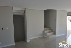 Sobrado com 03 dormitórios, sendo 01 suíte no Bairro São José 