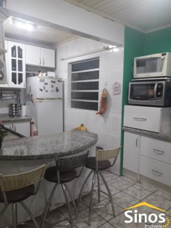 Casa mista com 03 dormitórios no bairro Rio Branco 