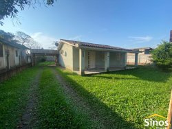 Terreno com casa na Avenida Feitoria  