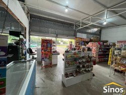 Amplo terreno com Prédio Comercial em Lomba Grande 