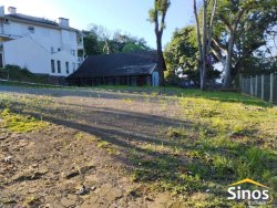 Terreno de 500,00 m² com frente para a rua principal de Lomba Grande 