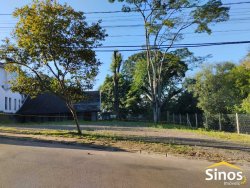 Terreno de 500,00 m² com frente para a rua principal de Lomba Grande 