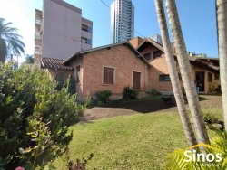 Casa ampla de 300,00 m² no bairro Vila Rosa 