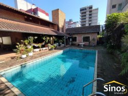 Casa ampla de 300,00 m² no bairro Vila Rosa 