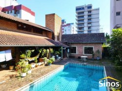 Casa ampla de 300,00 m² no bairro Vila Rosa 