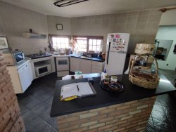 Casa ampla de 300,00 m² no bairro Vila Rosa 