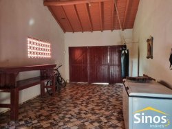 Casa com 03 dormitórios em Lomba Grande 