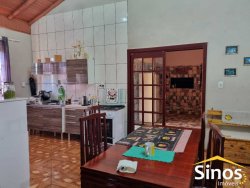 Casa com 03 dormitórios em Lomba Grande 