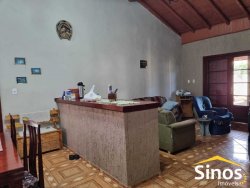 Casa com 03 dormitórios em Lomba Grande 