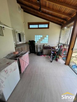 Casa com 02 dormitórios no Bairro São José 