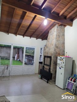 Casa com 02 dormitórios no Bairro São José 