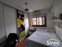 Sobrado com 04 dormitórios no Bairro Ideal 