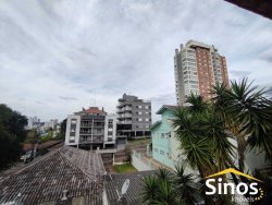 Sobrado com 04 dormitórios no Bairro Ideal 