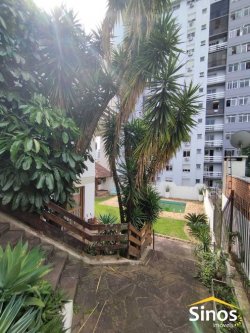 Sobrado com 04 dormitórios no Bairro Ideal 