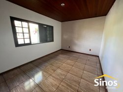 Casa com 02 dormitórios em Lomba Grande 