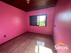 Casa com 02 dormitórios em Lomba Grande 