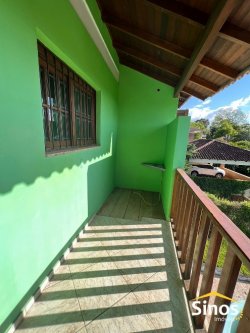 Casa com 02 dormitórios em Lomba Grande 