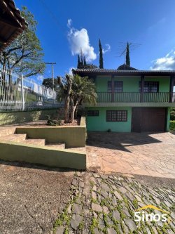 Casa com 02 dormitórios em Lomba Grande 