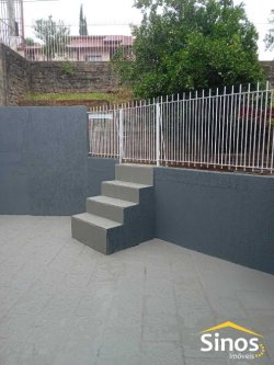 Casa com 03 dormitórios no bairro Feitoria 