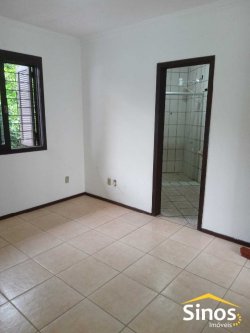 Casa com 03 dormitórios no bairro Feitoria 