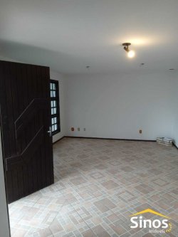 Casa com 03 dormitórios no bairro Feitoria 