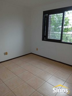 Casa com 03 dormitórios no bairro Feitoria 