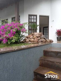 Casa com 03 dormitórios no bairro Feitoria 