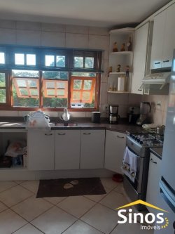 Casa com 05 dormitórios no bairro Operário 