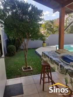 Casa com 05 dormitórios no bairro Operário 