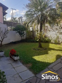 Casa com 05 dormitórios no bairro Operário 