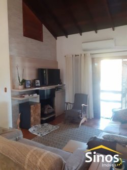 Casa com 05 dormitórios no bairro Operário 