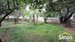 Terreno plano com construção de 1.500 m² 