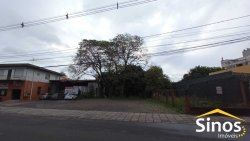 Terreno plano com construção de 1.500 m² 
