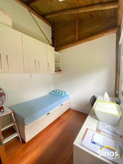 Maravilhosa casa em estilo rústico-moderno 