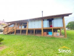 Maravilhosa casa em estilo rústico-moderno 