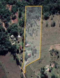 Casa com 03 dormitórios em Lomba Grande 