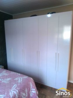 Casa com 03 dormitórios em Lomba Grande 