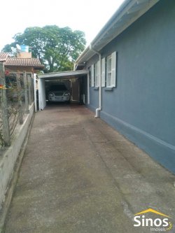 Casa com 03 dormitórios em Lomba Grande 