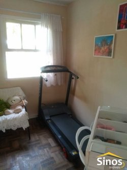 Casa com 03 dormitórios em Lomba Grande 