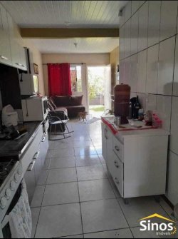 Casa com 02 dormitórios no bairro Fortuna 