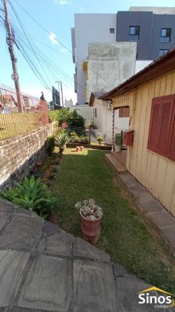 Casa com 04 dormitórios no bairro Vila nova 