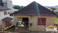 Casa com 04 dormitórios no bairro Vila nova 