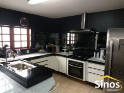 Casa com 04 dormitórios (02 suíte) no bairro Rondônia  