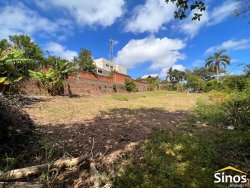Terreno de esquina com casa no bairro Vila Nova 
