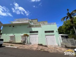 Sobrado de esquina com 04 dormitórios no bairro Operário 