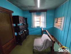 Casa com 03 dormitórios no bairro Vila Nova 