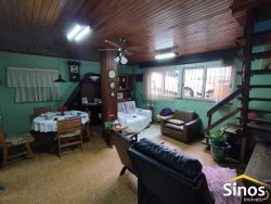Casa com 03 dormitórios no bairro Vila Nova 