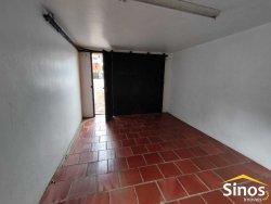 Casa com 03 dormitórios no bairro Vila Nova 